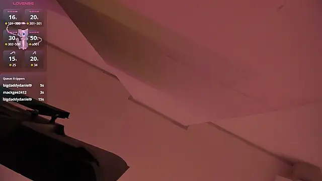 Snapshot of stephanymonroe chatting on 12/13/25, 08:04 stephanymonroe online show from 12/13/25, 08:04