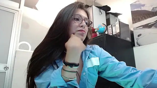 Snapshot of Gabriella_gh chatting on 03/07/25, 01:42 Gabriella gh online show from 03/07/25, 01:42