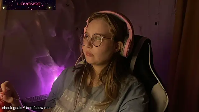 JacyWinslat online show from 10/30/25, 05:54