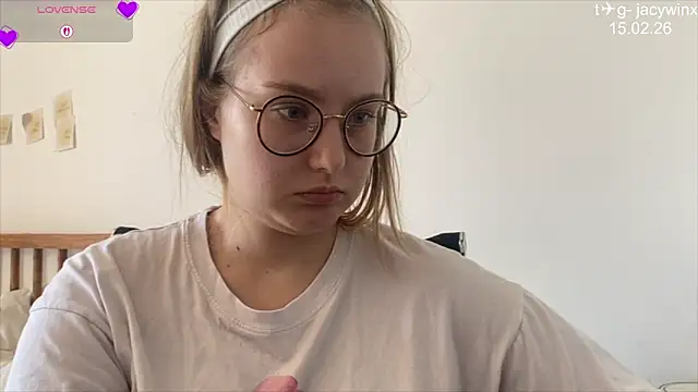 JacyWinslat online show from 02/15/26, 07:09