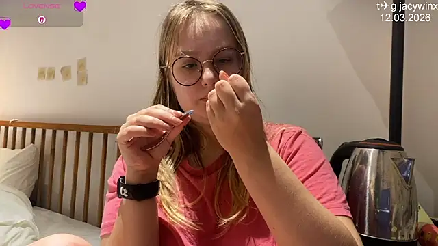 JacyWinslat online show from 03/12/26, 06:45