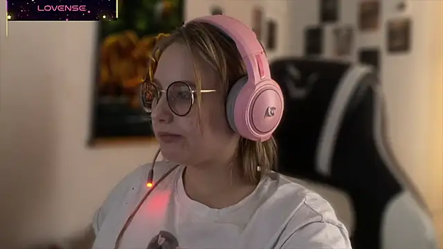 JacyWinslat online show from 10/19/25, 01:03