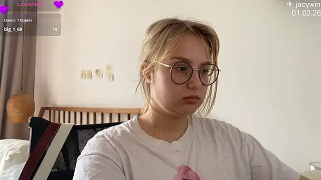 JacyWinslat online show from 02/01/26, 06:11