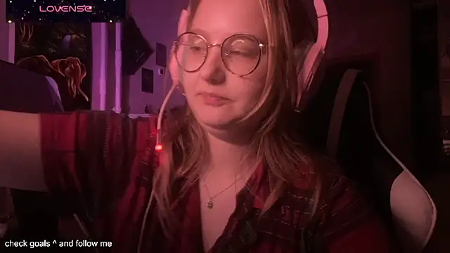 JacyWinslat online show from 11/13/25, 04:00