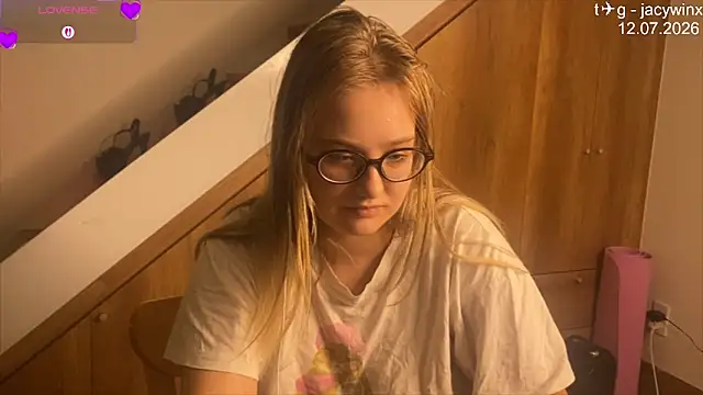 Snapshot of JacyWinslat chatting on 07/13/26, 02:27 JacyWinslat online show from 07/13/26, 02:27
