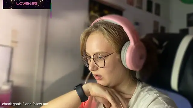 JacyWinslat online show from 10/22/25, 06:07