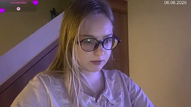 Snapshot of JacyWinslat chatting on 06/06/26, 03:28 JacyWinslat online show from 06/06/26, 03:28