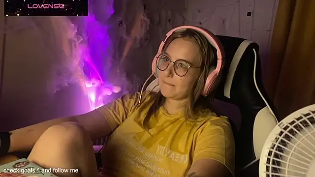 JacyWinslat online show from 10/31/25, 08:49