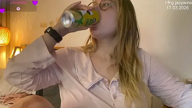 JacyWinslat online show from 03/16/26, 09:17