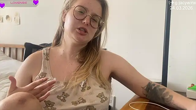 JacyWinslat online show from 03/24/26, 07:52