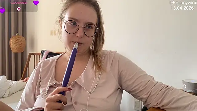 JacyWinslat online show from 04/13/26, 10:08