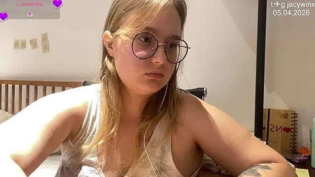 JacyWinslat online show from 04/05/26, 04:02