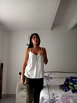 Snapshot of Sahana_Ashiika chatting on 10/16/25, 01:52 Sahana Ashiika online show from 10/16/25, 01:52