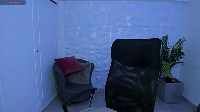 Snapshot of DylanRosse chatting on 03/23/25, 02:59 DylanRosse online show from 03/23/25, 02:59