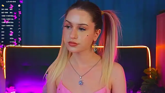 AlinaWalters online show from 10/18/25, 10:01