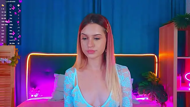 AlinaWalters online show from 10/17/25, 08:54