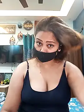 Cute-mona online show from 12/21/25, 10:06