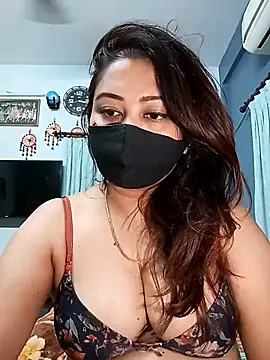 Snapshot of Cute-mona chatting on 03/10/25, 10:45 Cute-mona online show from 03/10/25, 10:45