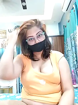 Snapshot of Cute-mona chatting on 10/02/25, 10:24 Cute-mona online show from 10/02/25, 10:24