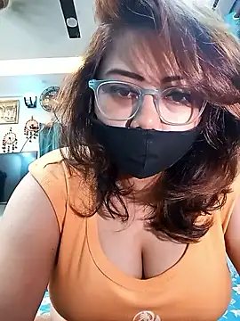 Snapshot of Cute-mona chatting on 10/04/25, 10:44 Cute-mona online show from 10/04/25, 10:44