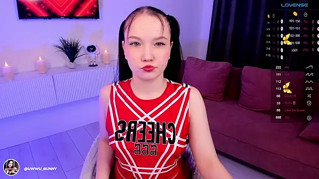 Snapshot of uwwu_bunny chatting on 02/05/25, 02:05 uwwu bunny online show from 02/05/25, 02:05