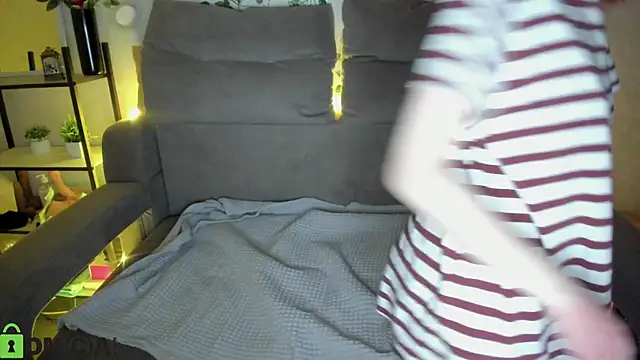 Little Chips online show from 12/21/25, 05:25