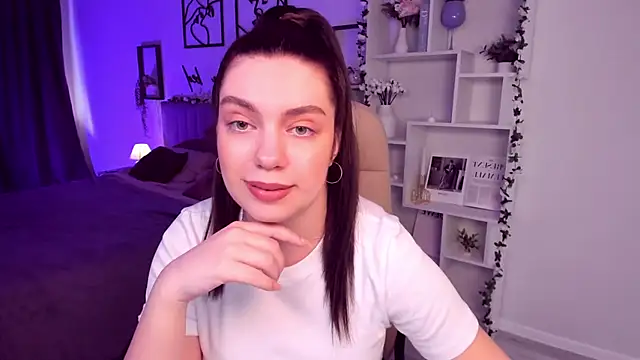 Snapshot of DaniellaLovely chatting on 03/13/25, 10:57 DaniellaLovely online show from 03/13/25, 10:57