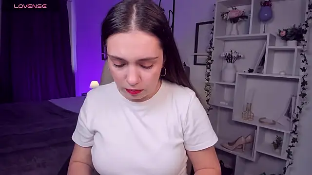 Snapshot of DaniellaLovely chatting on 10/06/25, 10:49 DaniellaLovely online show from 10/06/25, 10:49