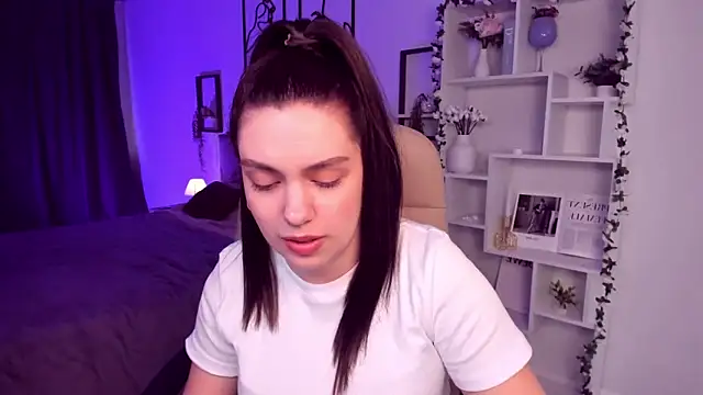 Snapshot of DaniellaLovely chatting on 03/13/25, 02:01 DaniellaLovely online show from 03/13/25, 02:01