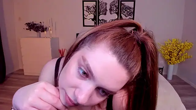 Snapshot of DaniellaLovely chatting on 02/07/25, 11:12 DaniellaLovely online show from 02/07/25, 11:12