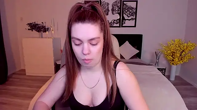 Snapshot of DaniellaLovely chatting on 02/07/25, 02:15 DaniellaLovely online show from 02/07/25, 02:15