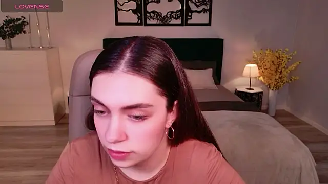 DaniellaLovely online show from 12/14/25, 11:05