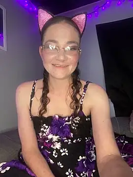 Cutebitchxh online show from 04/18/26, 04:15