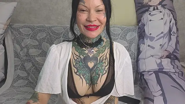 Snapshot of Megan_Black_Moon chatting on 05/24/26, 08:25 Megan Black Moon online show from 05/24/26, 08:25