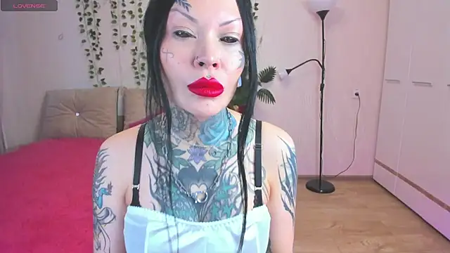 Megan Black Moon online show from 11/26/25, 04:01