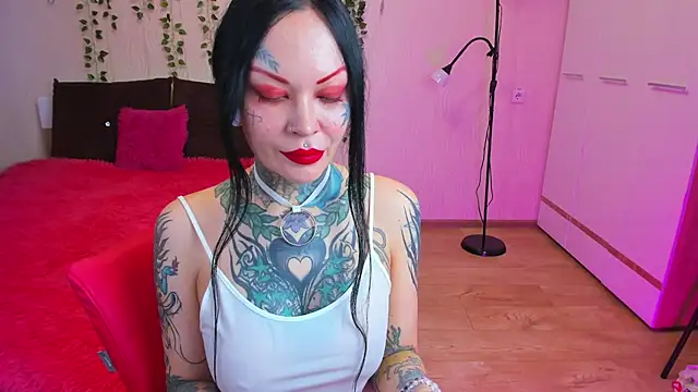 Megan Black Moon online show from 11/01/25, 09:47