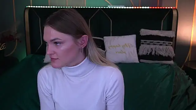 Snapshot of KateSly chatting on 11/05/25, 07:22 KateSly online show from 11/05/25, 07:22