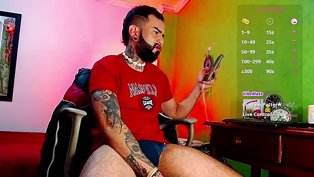 Snapshot of Diilanhott chatting on 02/17/25, 11:33 Diilanhott online show from 02/17/25, 11:33