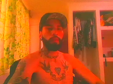 Snapshot of Diilanhott chatting on 02/06/25, 02:26 Diilanhott online show from 02/06/25, 02:26