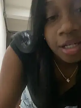 Snapshot of EscorpiLeoncita chatting on 12/16/24, 03:51 EscorpiLeoncita online show from 12/16/24, 03:51