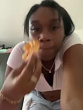 Snapshot of EscorpiLeoncita chatting on 03/09/25, 10:19 EscorpiLeoncita online show from 03/09/25, 10:19