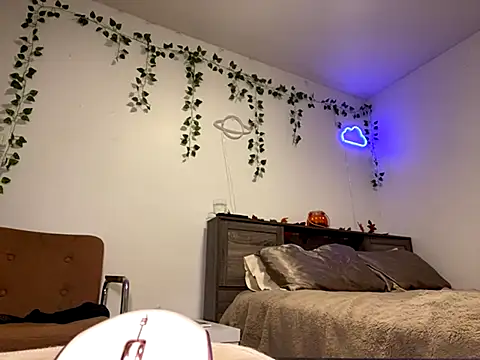 Snapshot of Kittyymaze1 chatting on 09/27/25, 01:50 Kittyymaze1 online show from 09/27/25, 01:50