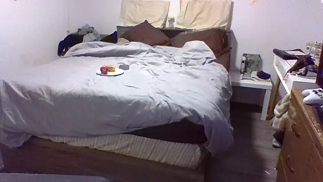 Snapshot of Kittyymaze1 chatting on 12/05/25, 04:05 Kittyymaze1 online show from 12/05/25, 04:05