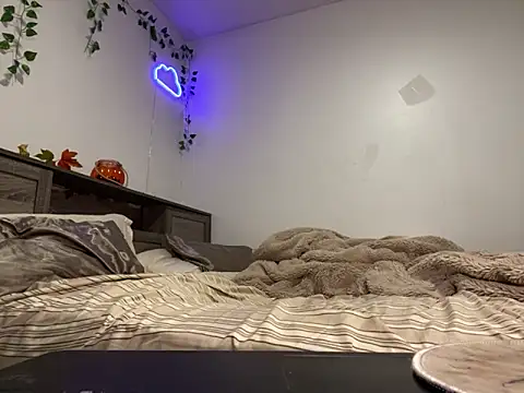 Snapshot of Kittyymaze1 chatting on 09/25/25, 12:11 Kittyymaze1 online show from 09/25/25, 12:11