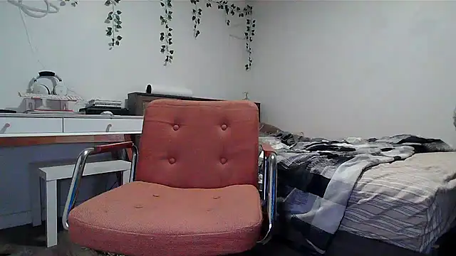 Snapshot of Kittyymaze1 chatting on 11/28/25, 01:22 Kittyymaze1 online show from 11/28/25, 01:22