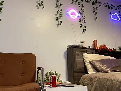 Snapshot of Kittyymaze1 chatting on 10/10/25, 02:51 Kittyymaze1 online show from 10/10/25, 02:51