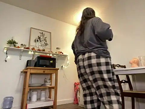 Snapshot of Kittyymaze1 chatting on 10/22/25, 01:43 Kittyymaze1 online show from 10/22/25, 01:43