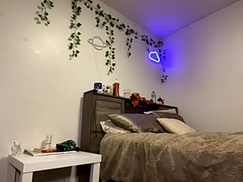 Snapshot of Kittyymaze1 chatting on 10/20/25, 01:11 Kittyymaze1 online show from 10/20/25, 01:11