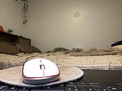 Snapshot of Kittyymaze1 chatting on 10/06/25, 12:06 Kittyymaze1 online show from 10/06/25, 12:06