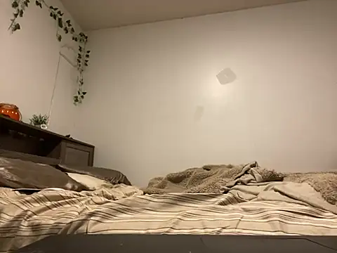 Snapshot of Kittyymaze1 chatting on 10/07/25, 12:06 Kittyymaze1 online show from 10/07/25, 12:06